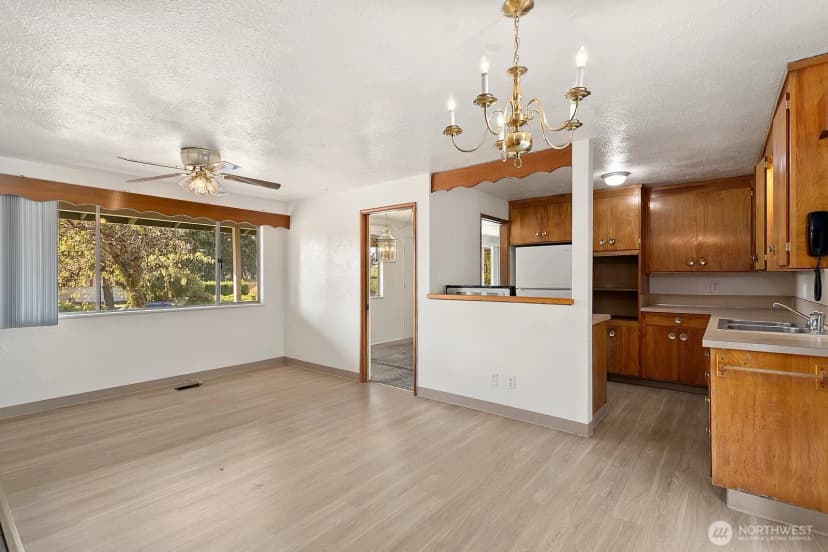 Property photo for 11705 Tomahawk Road Sw, Lakewood photo 10
