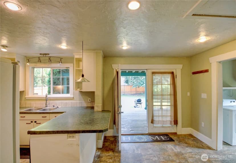 Property photo for 1700 S 6th Street, Mount Vernon photo 15