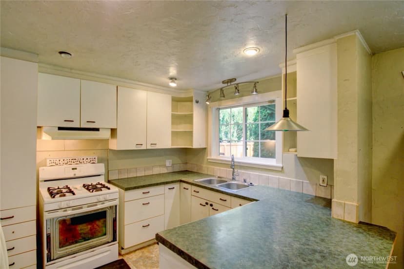 Property photo for 1700 S 6th Street, Mount Vernon photo 13