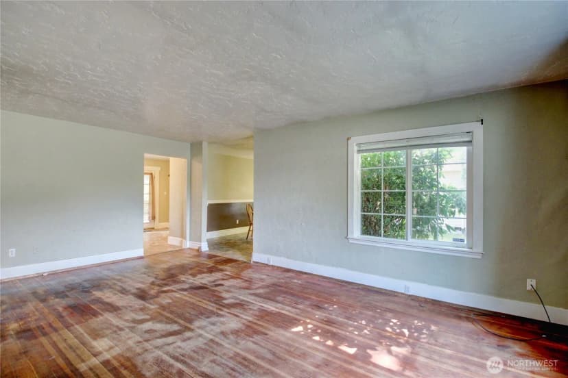 Property photo for 1700 S 6th Street, Mount Vernon photo 3