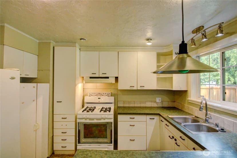 Property photo for 1700 S 6th Street, Mount Vernon photo 14
