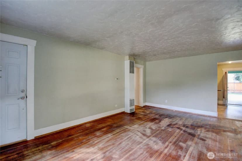 Property photo for 1700 S 6th Street, Mount Vernon photo 2