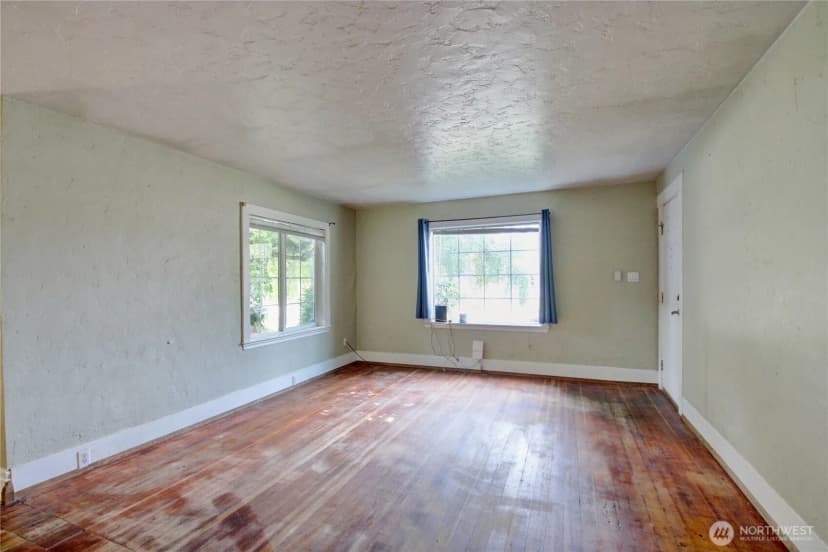 Property photo for 1700 S 6th Street, Mount Vernon photo 8