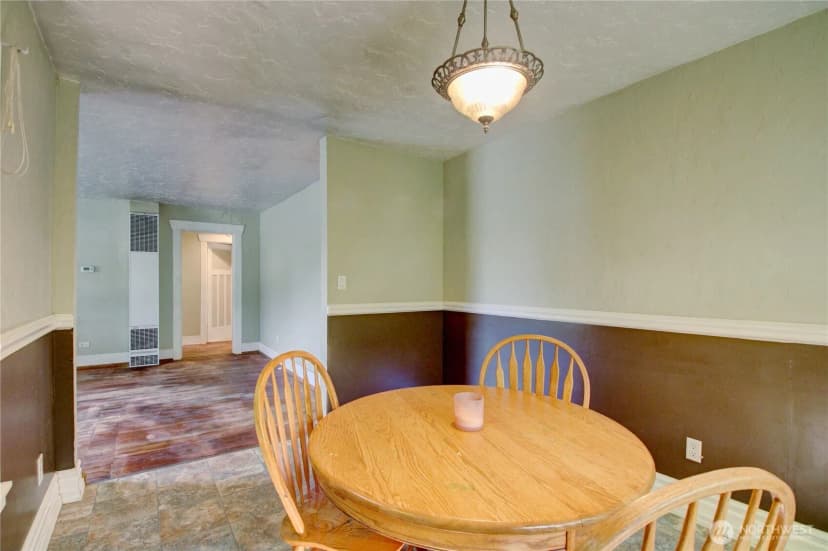 Property photo for 1700 S 6th Street, Mount Vernon photo 7