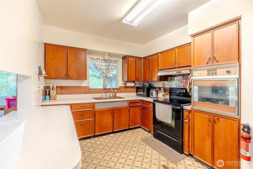 Property photo for 528 Dwight Street, Port Orchard photo 13