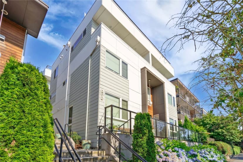 Property photo for 2212 Franklin Ave E #a, Seattle photo 2