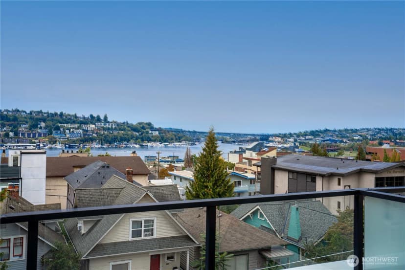 Property photo for 2212 Franklin Ave E #a, Seattle photo 4