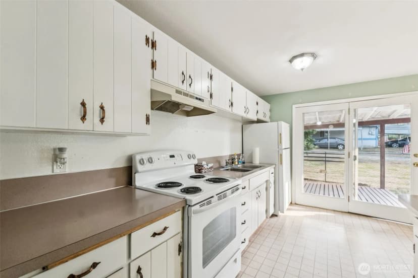 Property photo for 8821 S D Street, Tacoma photo 2