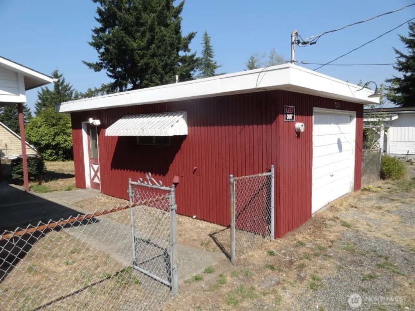 Property photo for 5218 5th Street, Bremerton photo 2