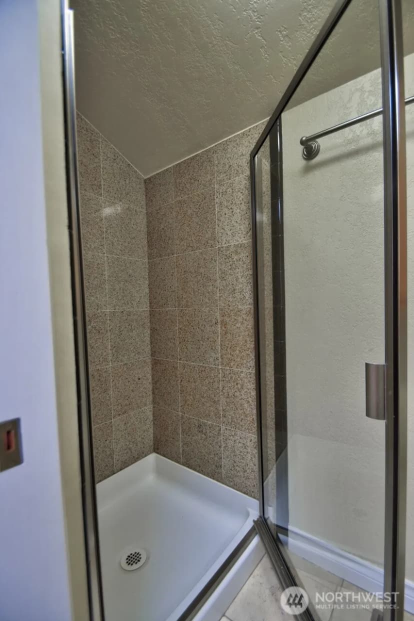 Property photo for 4613 7th Avenue Ne, Lacey photo 18