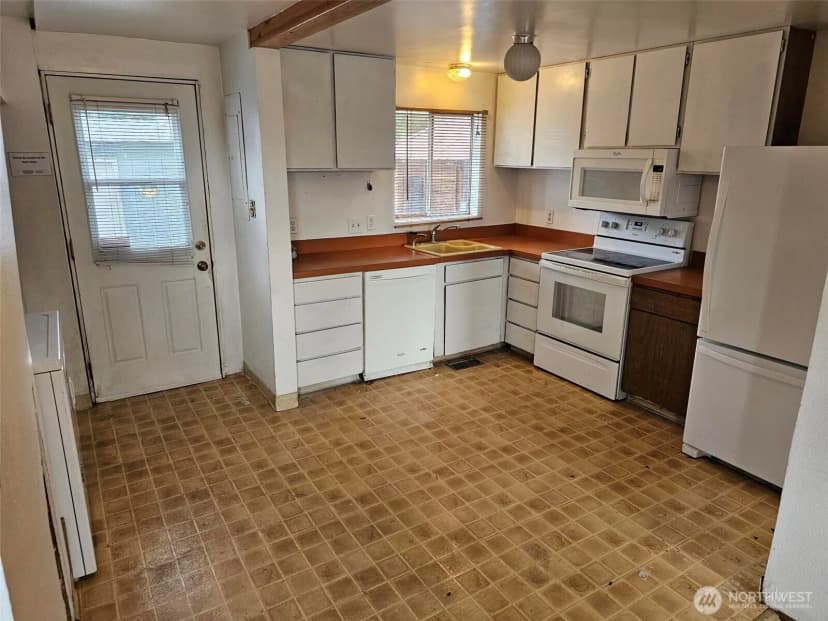 Property photo for 3734 Sw Tillman Street, Seattle photo 6