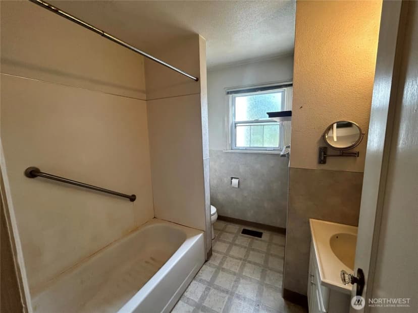 Property photo for 16226 51st Avenue S, Tukwila photo 19