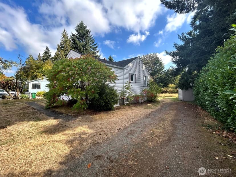 Property photo for 16226 51st Avenue S, Tukwila photo 2