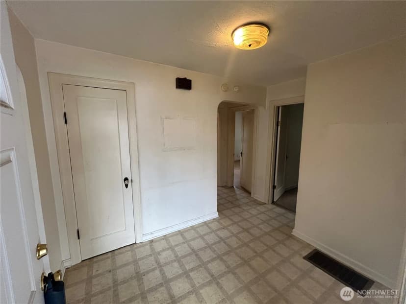 Property photo for 16226 51st Avenue S, Tukwila photo 12