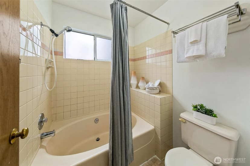 Property photo for 12719 102nd Avenue Ne, Kirkland photo 15