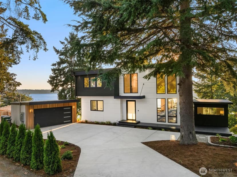 Property photo for 6815 Lake Washington Boulevard Se, Newcastle