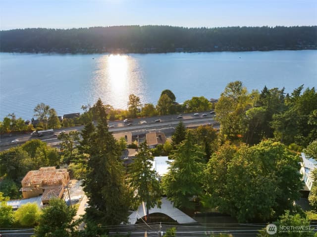 Property photo for 6815 Lake Washington Boulevard Se, Newcastle photo 2