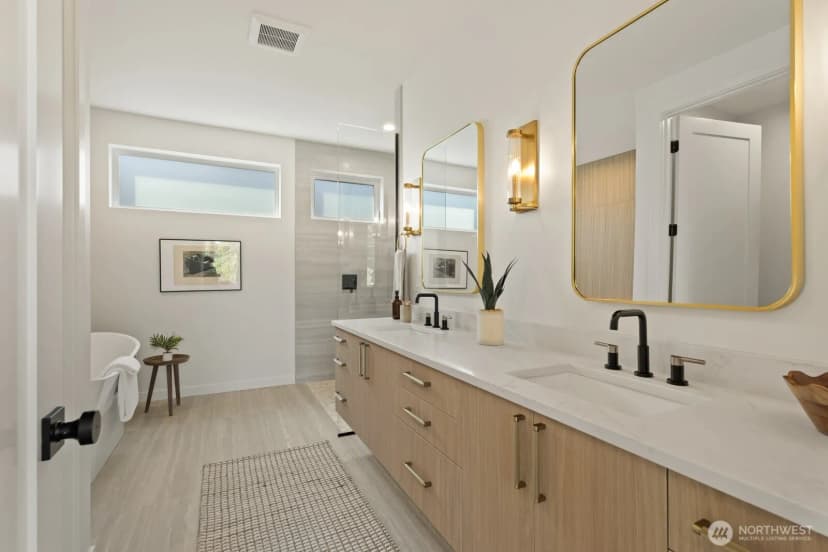 Property photo for 2767 59th Avenue Sw, Seattle photo 32