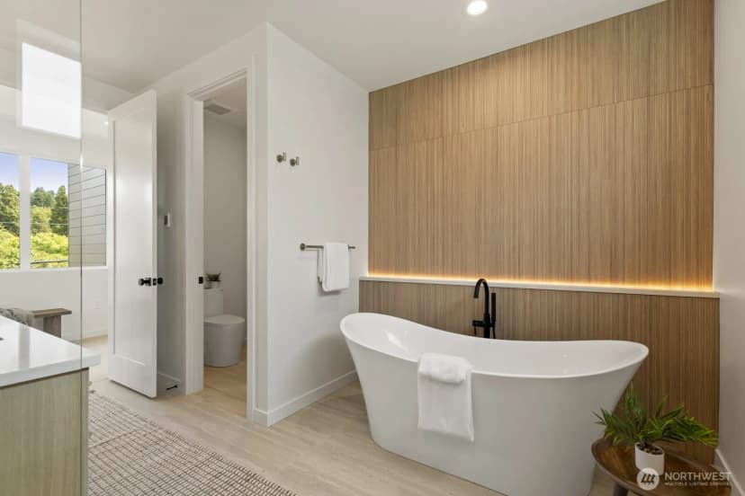Property photo for 2767 59th Avenue Sw, Seattle photo 36