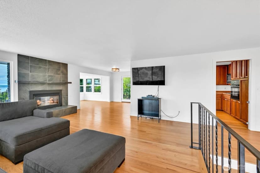Property photo for 21027 7th Place S, Des Moines photo 6