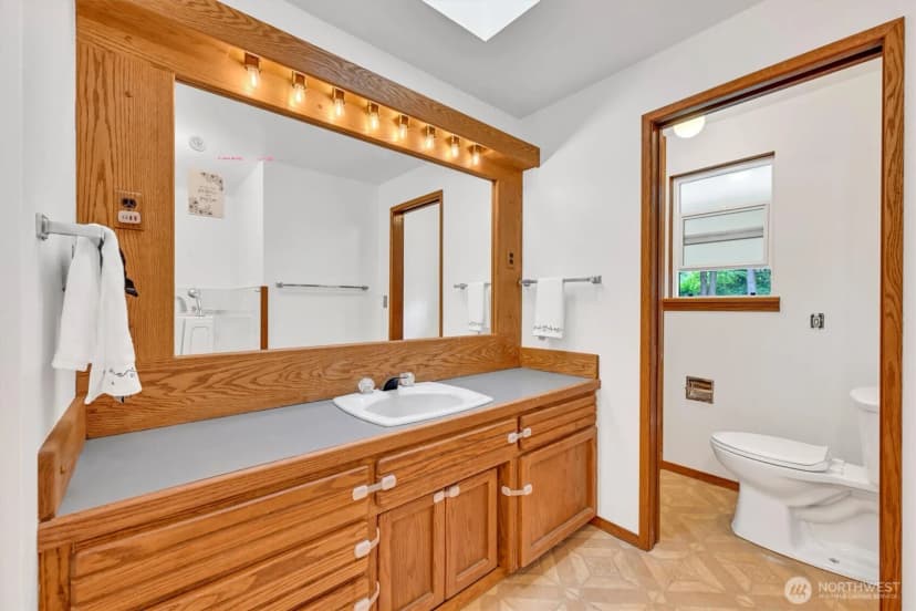 Property photo for 21027 7th Place S, Des Moines photo 18