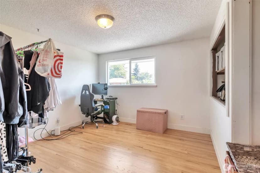 Property photo for 21027 7th Place S, Des Moines photo 21