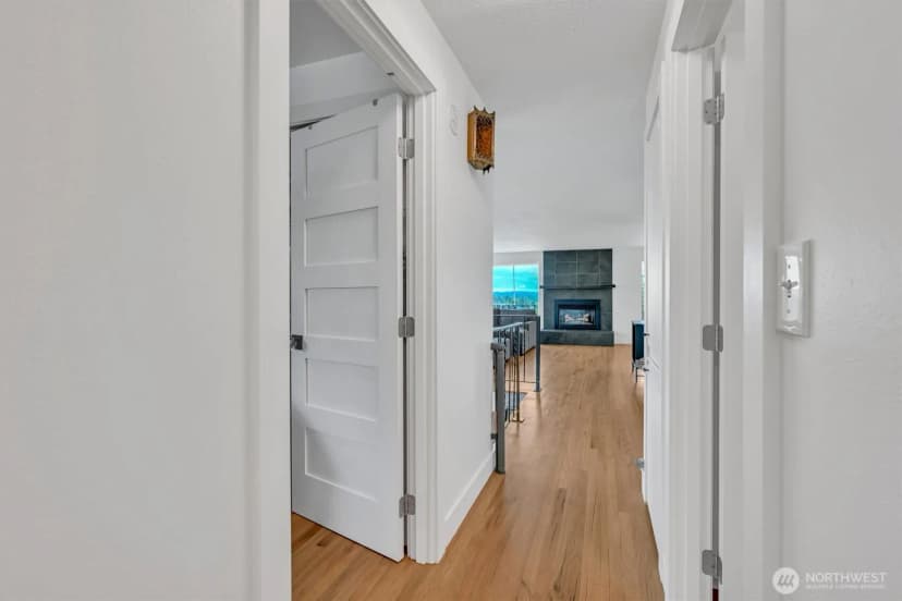 Property photo for 21027 7th Place S, Des Moines photo 17