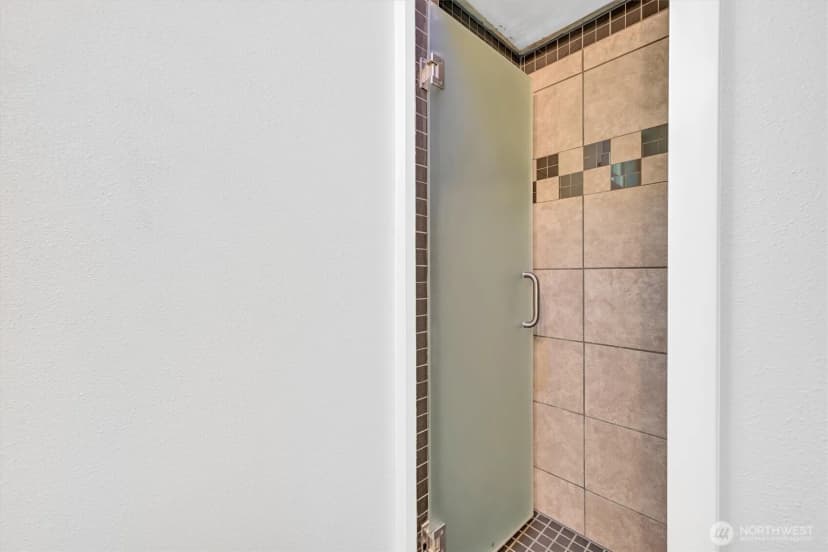 Property photo for 21027 7th Place S, Des Moines photo 25