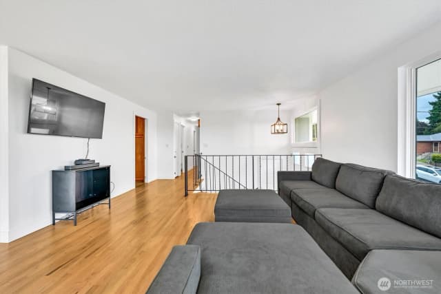 Property photo for 21027 7th Place S, Des Moines photo 5