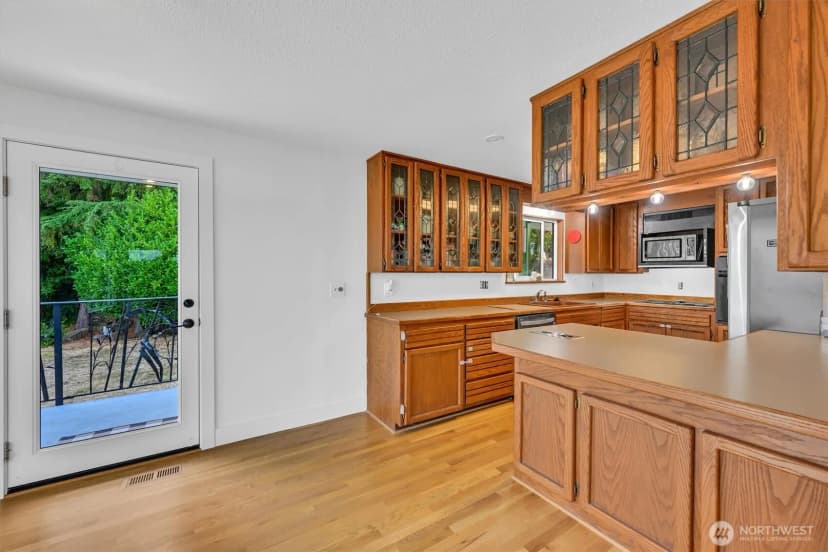 Property photo for 21027 7th Place S, Des Moines photo 10