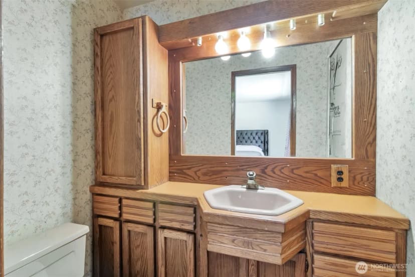 Property photo for 21027 7th Place S, Des Moines photo 23