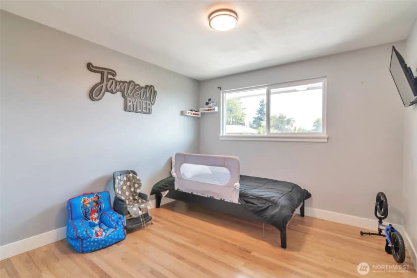 Property photo for 21027 7th Place S, Des Moines photo 20