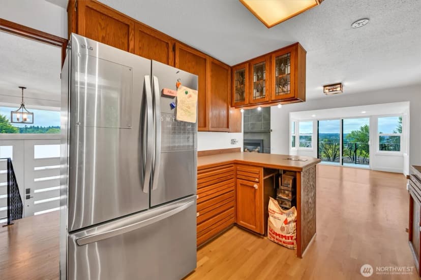 Property photo for 21027 7th Place S, Des Moines photo 12