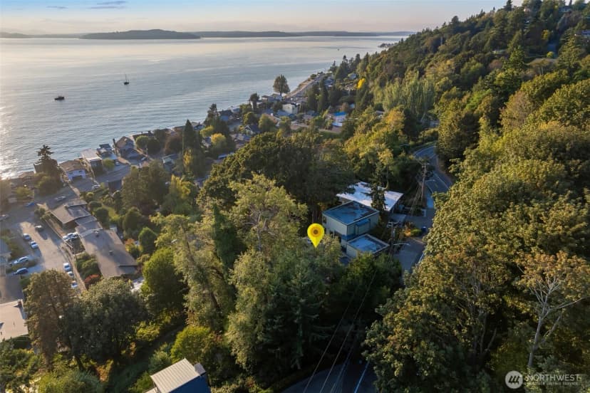Property photo for 5225 Sw Jacobsen Road, Seattle photo 35