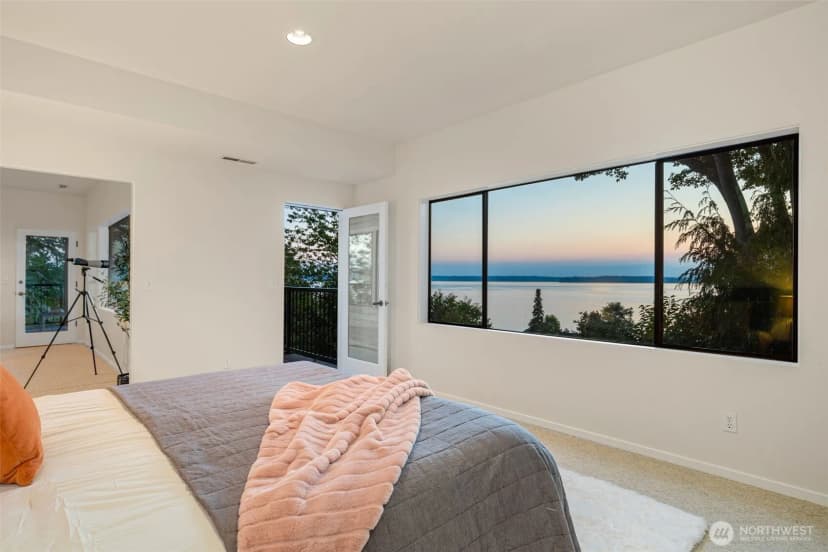 Property photo for 5225 Sw Jacobsen Road, Seattle photo 28