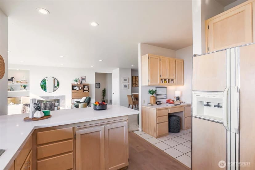 Property photo for 5225 Sw Jacobsen Road, Seattle photo 13