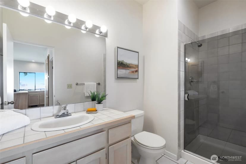 Property photo for 5225 Sw Jacobsen Road, Seattle photo 23