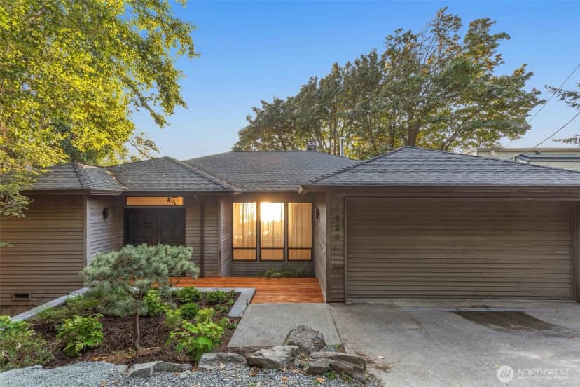 Property photo for 5225 Sw Jacobsen Road, Seattle