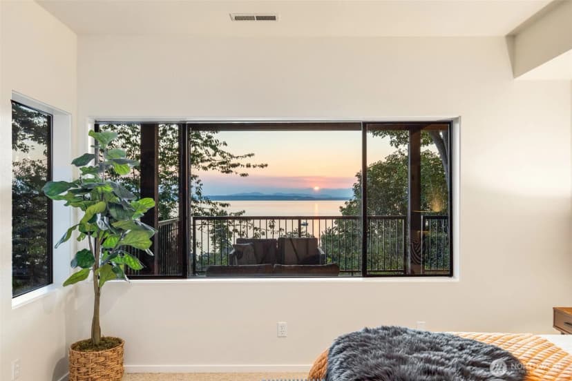 Property photo for 5225 Sw Jacobsen Road, Seattle photo 30