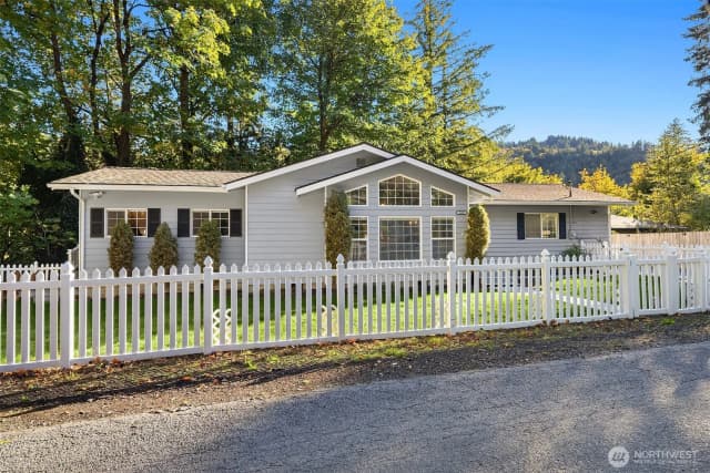 Property photo for 26833 Se 76th Place, Issaquah