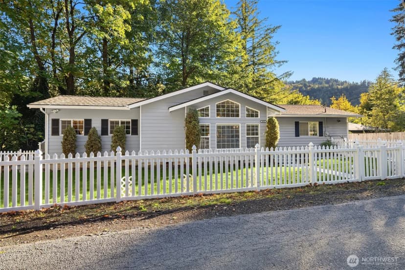 Property photo for 26833 Se 76th Place, Issaquah