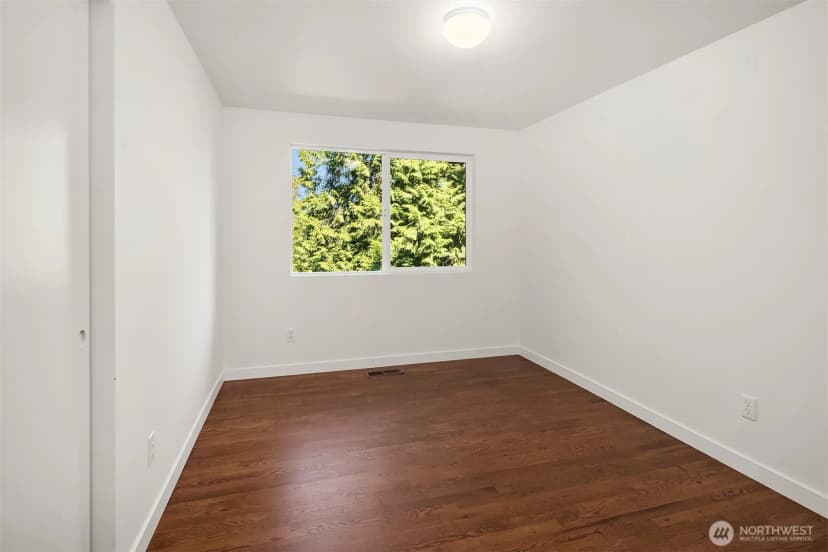 Property photo for 895 Wildwood Boulevard Sw, Issaquah photo 18