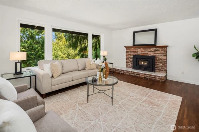Property photo for 895 Wildwood Boulevard Sw, Issaquah photo 3