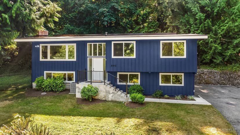 Property photo for 895 Wildwood Boulevard Sw, Issaquah photo 2