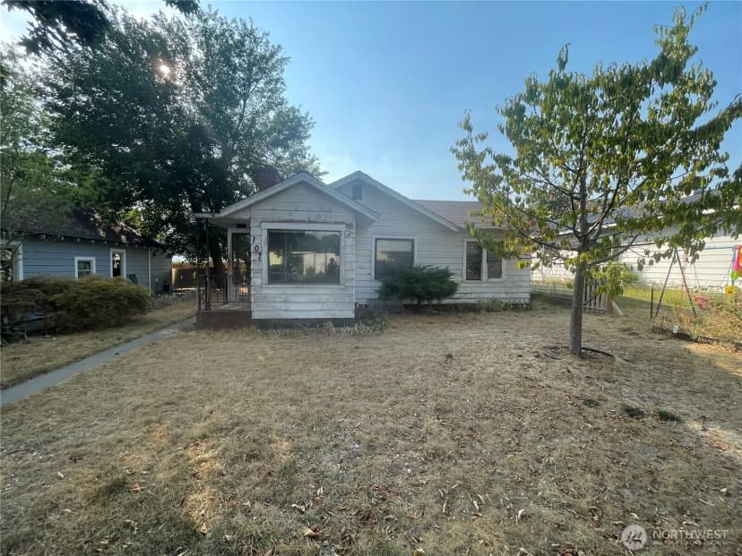 Property photo for 107 N Cedar Street, Omak