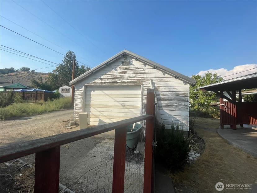 Property photo for 107 N Cedar Street, Omak photo 6