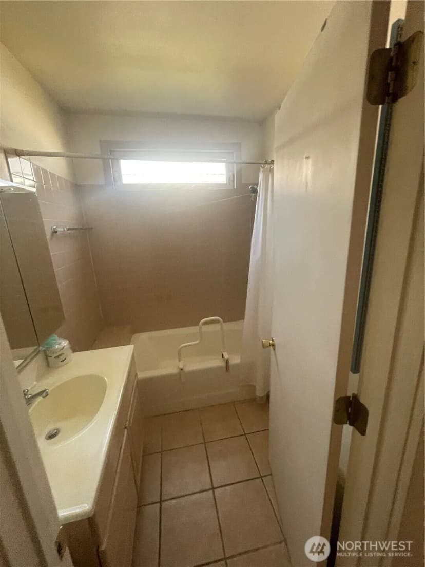 Property photo for 107 N Cedar Street, Omak photo 25