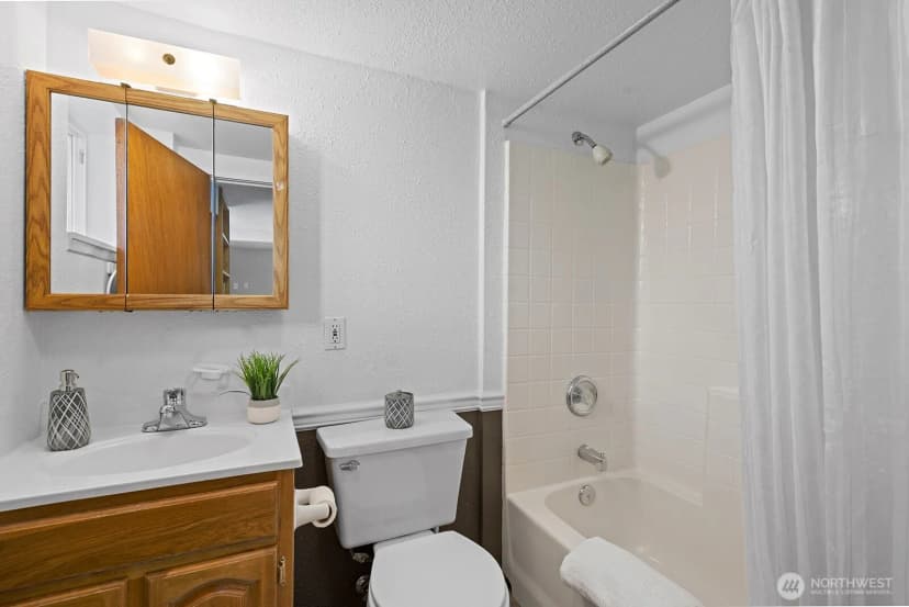 Property photo for 1416 Nw 197th Street, Shoreline photo 22
