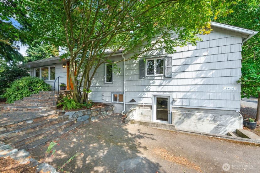 Property photo for 1416 Nw 197th Street, Shoreline photo 2