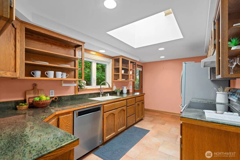Property photo for 1416 Nw 197th Street, Shoreline photo 9
